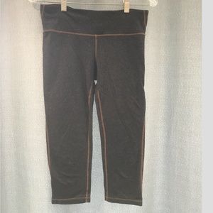 GapFit Capri Legging Dark Grey